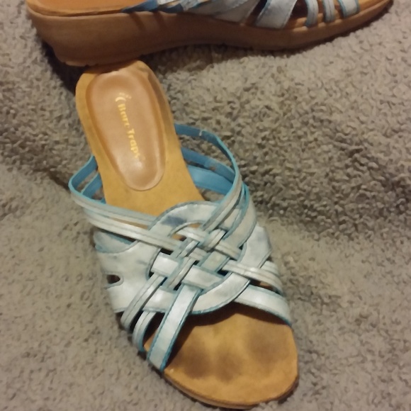 bare traps blue sandals
